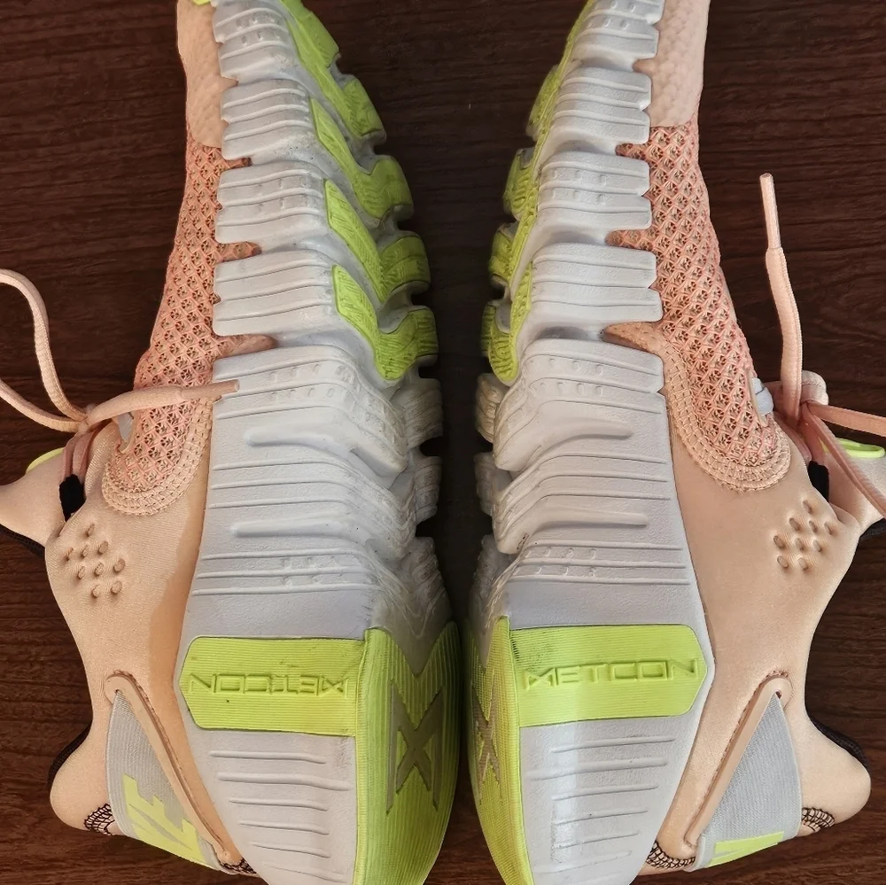 Nike Free Metcon 4 EUC Size 9.5